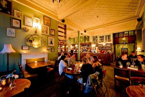 Red Lion, Book Hotel 3-stjernede hoteller i Merseyside, 3*