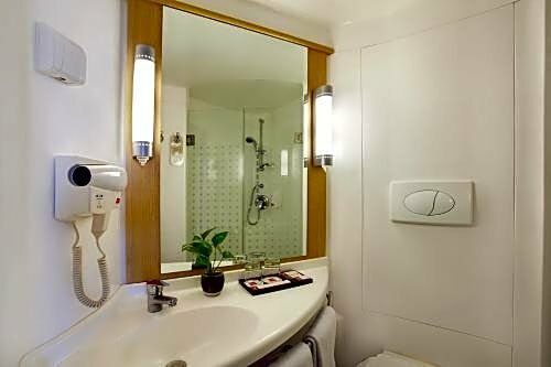 ibis Surabaya City Center