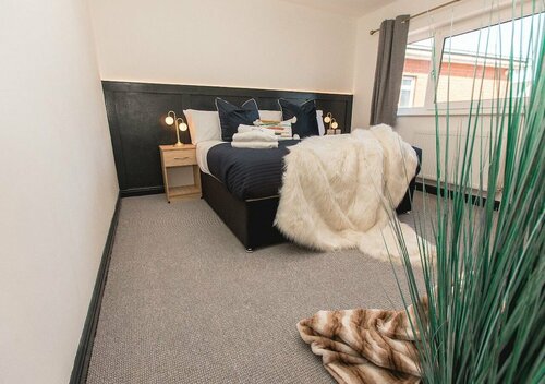 Angharad Hotel, Book Hotel Llanelli Gower Peninsula
