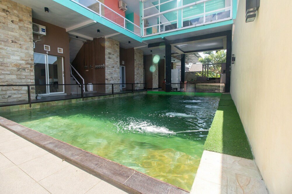 Sans Hotel Borobudur Banyuwangi