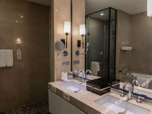 Jiuhua Jin Jiang International Hotel, Prenota Hotel Zhenjiang Jiangsu