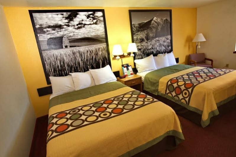 Super 8 by Wyndham Elko