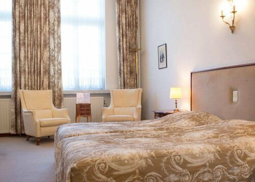 Hotel Elzenveld, Забронировать Отель Отели Антверпена с парковкой, рядом с Metro Opera, Парковка