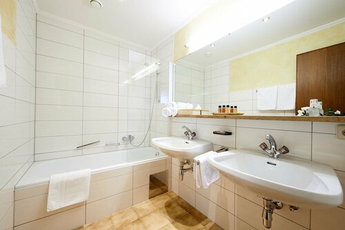 Landhotel Post, Prenota Hotel Hotel a Grossglockner con piscina, Piscina