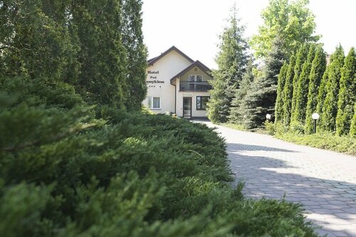 Hotel Pod Kamykiem, Забронировать Отель Отели Жонска с парковкой, Парковка