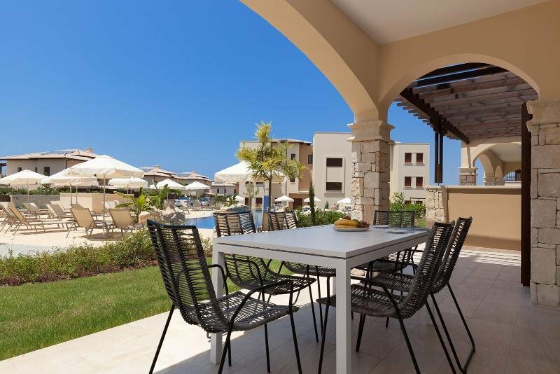 Villa Nausicaa private pool & hot tub, Aphrodite Hills Golf Resort