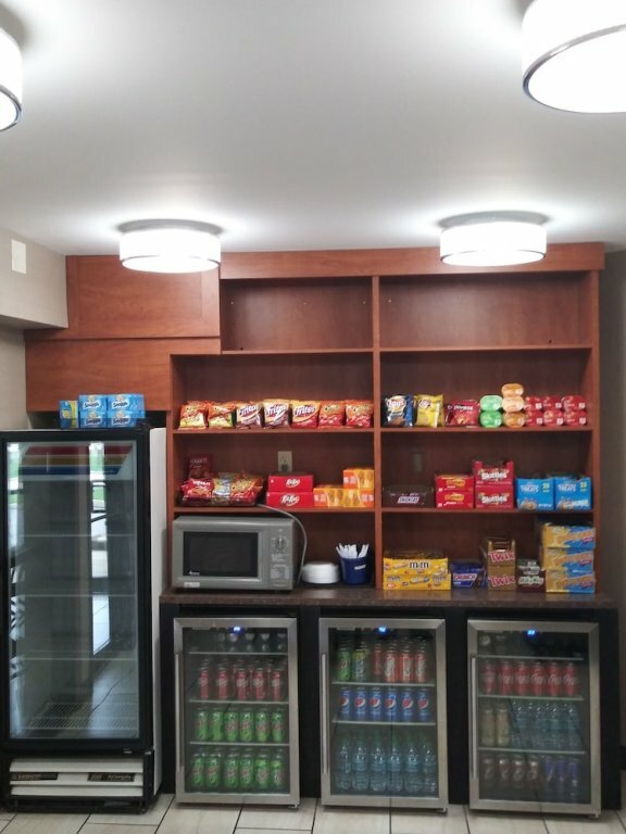 Days Inn by Wyndham Middleburg Heights