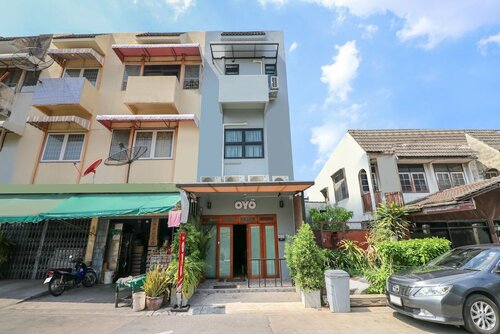 OYO 814 Nature Hostel, Забронировать Хостел Отели Провинции Бангкока с парковкой, Парковка