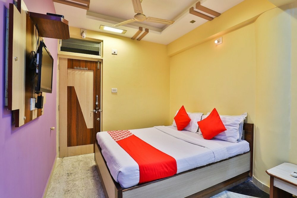 Oyo Rooms Swastik Char Rasta CG Road