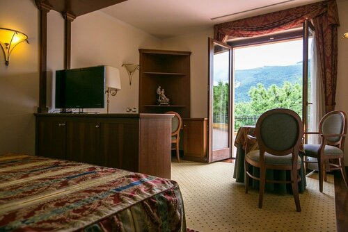 Hotel Le Grotte, Забронировать Отель Дженга Марке