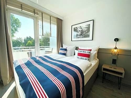 Hotel Yachtclub, Забронировать Отель Отели земли Шлезвиг-Гольштейн с питанием, Пансион