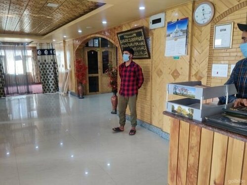 Hotel Shefaf, Забронировать Отель Отели Jammu & Kashmir Ski по системе «всё включено», Всё включено