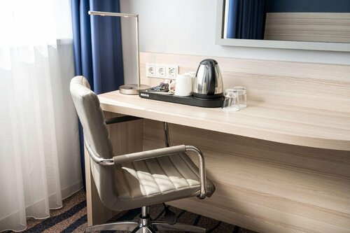 Hampton by Hilton Kiel, Забронировать Отель Отели Киля с парковкой, рядом с St. Nikolai Church Kiel, Парковка