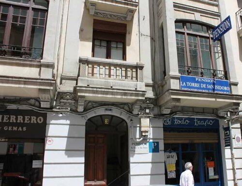 Alda Centro León, Забронировать Отель Леон Кастилия и Леон, рядом с Кортес Инглес