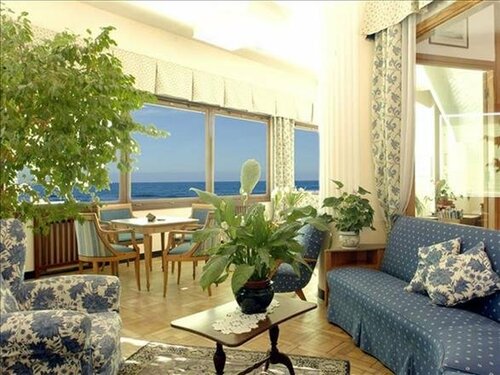 Flora, Забронировать Отель Отели Ривьера-делле-Пальме с парковкой, Парковка