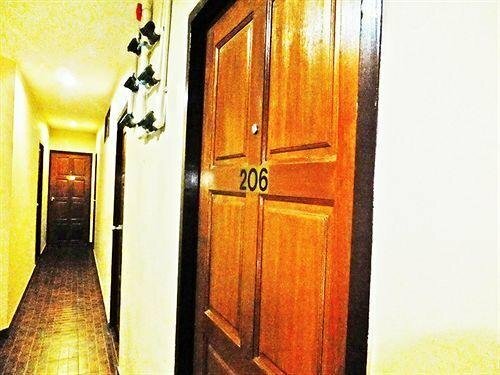 White Orchid Inn II, Забронировать Отель Бангкок провинция Бангкок, рядом с Ресторан Long Table