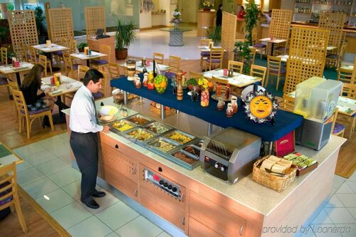 Ibis Monterrey Aeropuerto, Buchen Sie Hotel Apodaca Monterrey