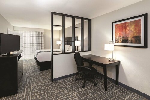 La Quality Inn & Suites by Wyndham Hotel, Prenota Hotel Hotel a Georgia con parcheggio, Parcheggio
