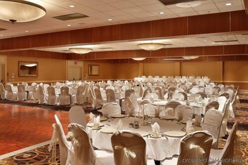 Hotel Mead Resorts & Conventions Center, Rezervați Hotel Wisconsin Rapids Wisconsin