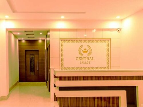 Hotel Central Palace, Забронировать Отель Дехрадун штат Уттаракханд, рядом с Часовая башня Дехрадуна
