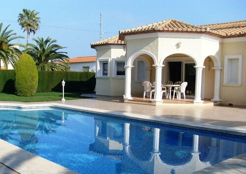 Villa California, Забронировать Вилла Коттеджи Ситжес, Коттедж