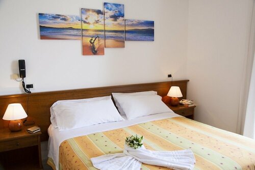 Hotel La Mandorla, Забронировать Отель Отели острова Искья с парковкой, Парковка