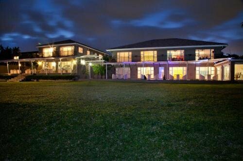 305 Guest House, Забронировать Гостевой дом Отели Durban South Coast с парковкой, Парковка