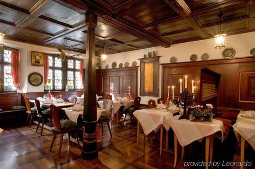 Romantik Hotel Zur Schwane, Rezervasyon Otel Volkach Lower Franconia