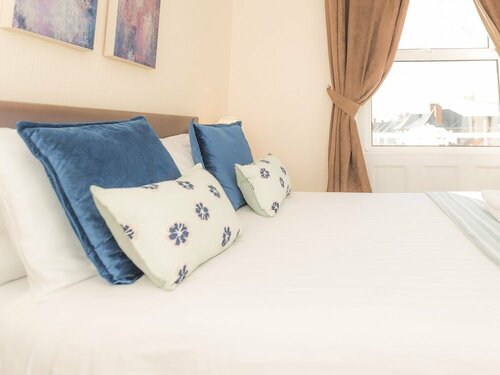 Lowdens Guest House, Rezervați Pensiune Pensiuni în Merseyside, Pensiune