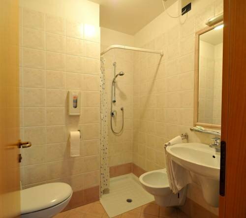 Hotel Antica Croce - Gardaslowemotion, Забронировать Отель Отели Alto Garda e Ledro с бассейном, Бассейн