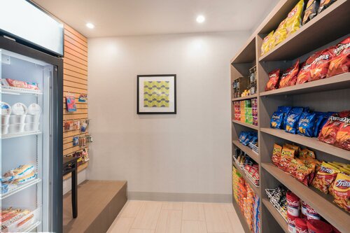 Holiday Inn Express & Suites Lake Havasu - London Bridge by IHG, Забронировать Отель Лейк-Хавасу-Сити штат Аризона, рядом с Queens Bay Country Club