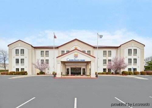 Comfort Inn & Suites at Stone Mountain