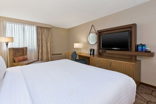 Crowne Plaza Columbus North - Worthington by IHG, Забронировать Отель Колумбус штат Огайо