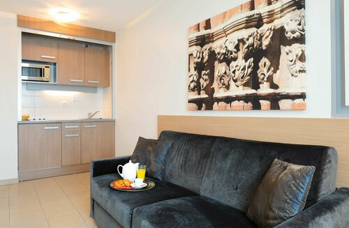 Residhome Toulouse Occitania, Забронировать Апарт-отель Отели Тулузы с бассейном, Бассейн