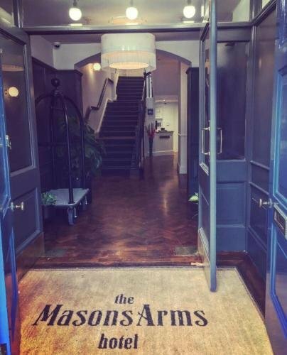 The Masons Arms, Varaa Hotelli Louth 