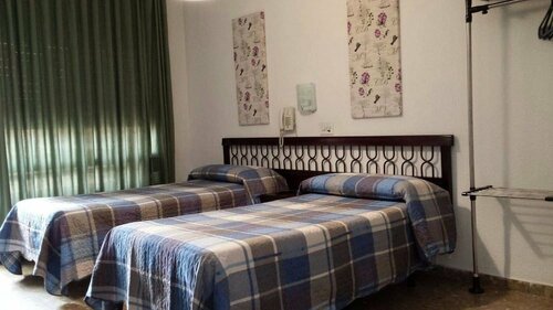 Hostal Ronda, Забронировать Хостел Хостелы Кордовы, рядом с Площадь Пласа-де-лас-Тендильяс, Хостел