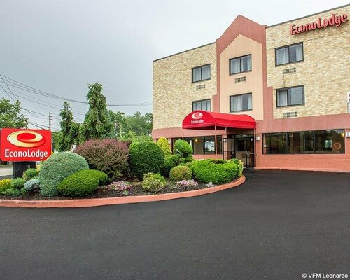 Econo Lodge Hicksville - Long Island, Забронировать Отель Хиксвилл Остров Long Island