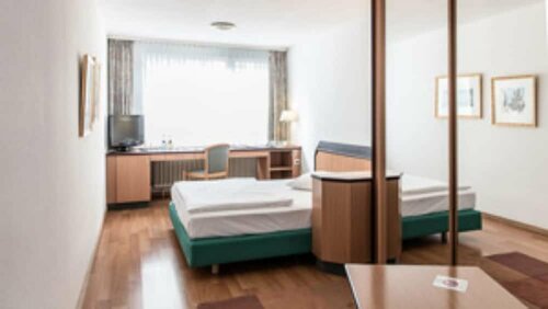Abalon Hotel ideal, Забронировать Отель Отели Штутгарта с завтраком, рядом с Schweinemuseum, Завтраки