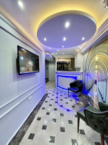 Crowned Hotel, Забронировать Отель Отели Стамбула с парковкой, рядом с Железнодорожный вокзал Сиркеджи, Парковка