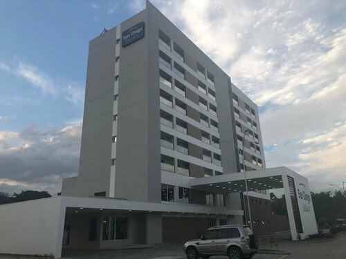 Legacy Hotel Guaratinguetá - Ao lado de Aparecida -SP, Забронировать Отель Апаресида штат Сан-Паулу