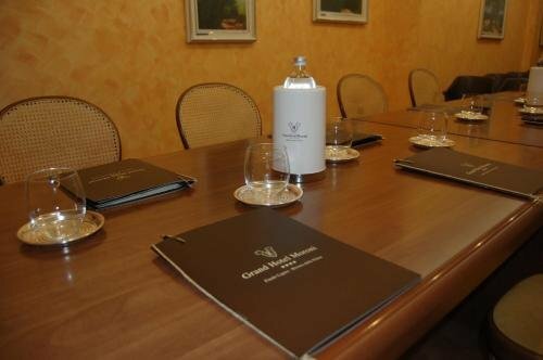 Grand Hotel Moroni, Забронировать Отель Отели Ривьера-делле-Пальме с парковкой, Парковка
