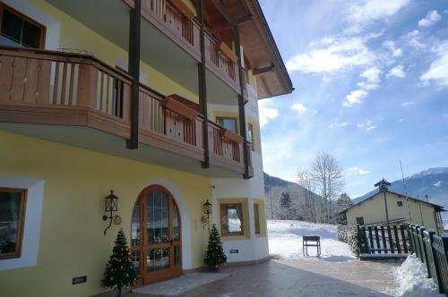 Garnì Costa Verde, Забронировать Отель Отели Мадонна-ди-Кампильо с завтраком, Завтраки