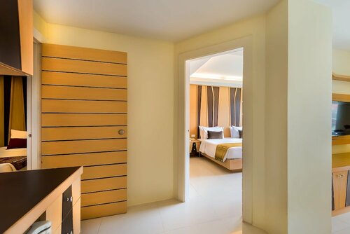 The Allano Phuket Hotel, Забронировать Отель Отели Патонг-Бич с бассейном, рядом с Торговый центр Banana Walk, Бассейн