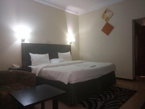 Dwell Apartments, Book Lejlighed Hoteller i Abuja med parkering, Parkering