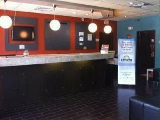 Days Inn by Wyndham Fort Lauderdale Airport Cruise Port