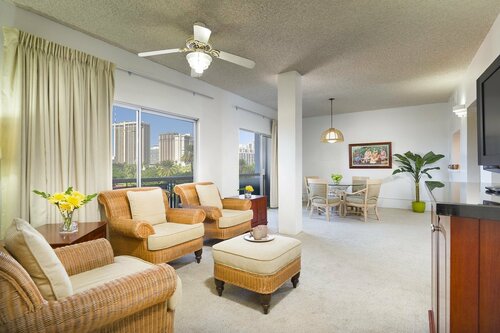 Polynesian Residences Waikiki Beach, Забронировать Отель Бизнес-отели Гонолулу, рядом с Гавайский музей армии США, 4* 5*
