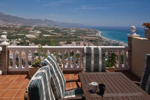 Villa Tres Terrazas Canovas Nerja, Varaa Villa Nerja Axarquía