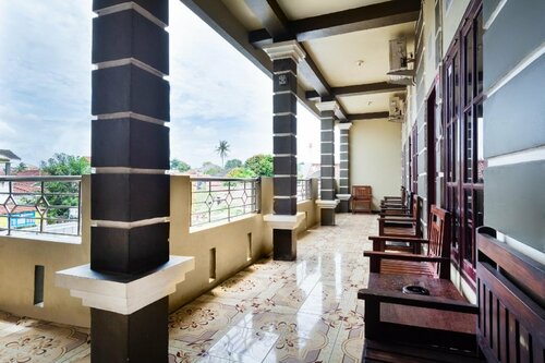 Adelia Residence by Oyo Room, Book Hotel Hoteller i Palembang med parkering, Parkering