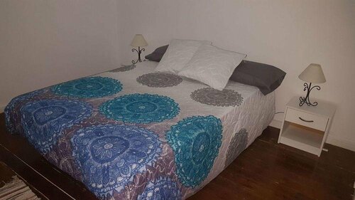 ThePlacetoBe B&B, Забронировать Отель «постель и завтрак» Недорогие отели Вальядолид, рядом с Дворец маркиза де Виллена, недорого
