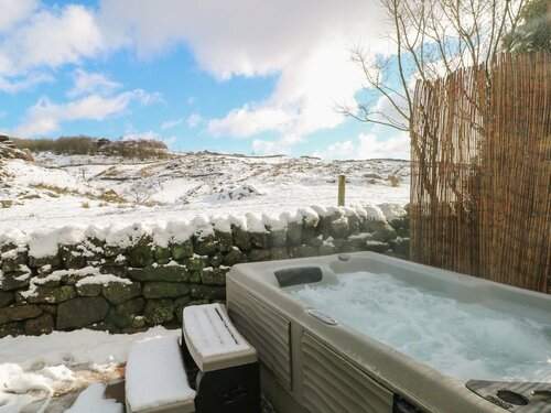 Lavender Retreat Shepherds Hut with private hot tub, Забронировать Отель Аппер Халм Стаффордшир